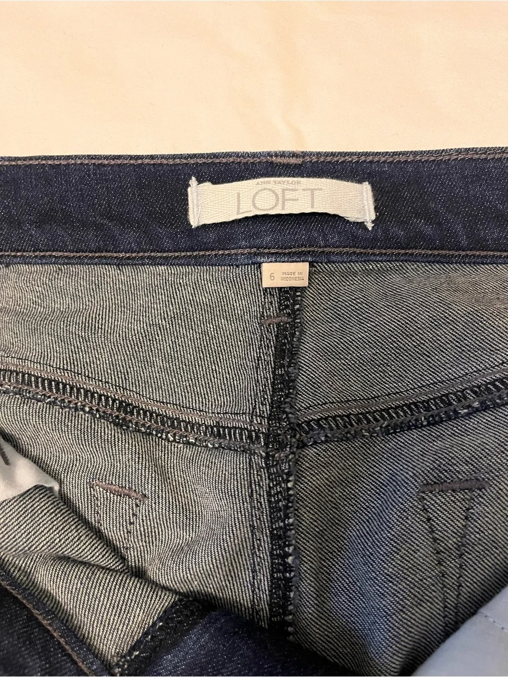 LOFT size 6 Dark Wash Denim Bermuda Shorts - Navy Blue - Picture 2 of 4